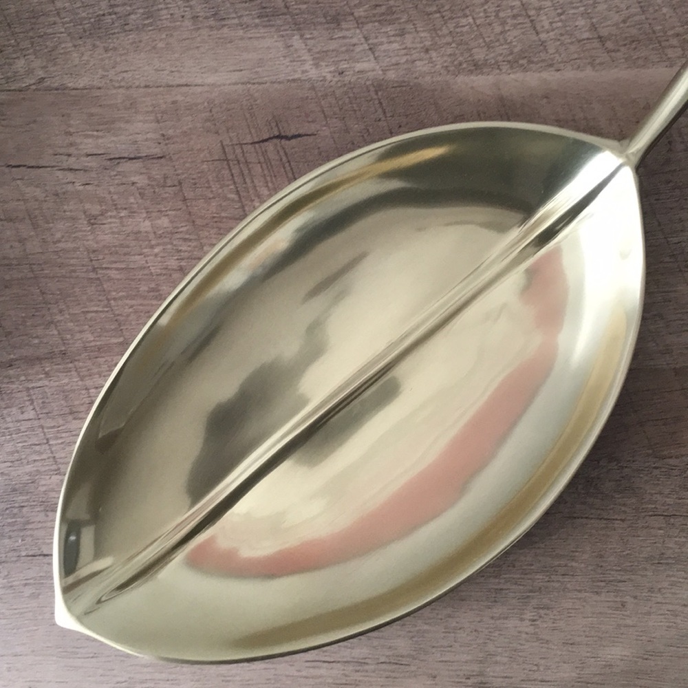 Gold Tone HM home leaf catchall.